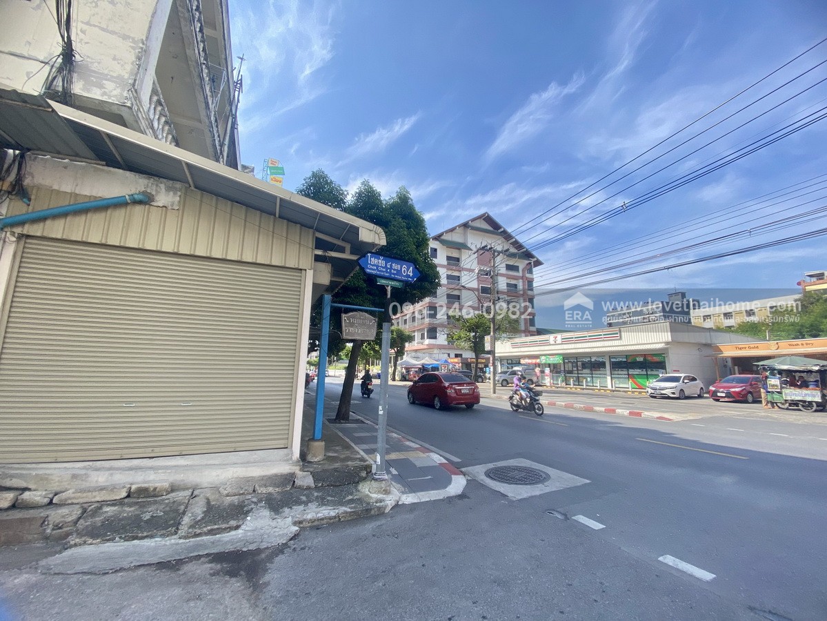 ขายบ้านแฝด โชคชัย 4 ซอย 64 หมู่บ้านราชาวิลล่า 2 ลาดพร้าว บ้านต้นซอย พื้นที่ 43 ตร.วา ทำเลดี ถนนในหมู่บ้านกว้าง เหมาะกับครอบครัวใหญ่