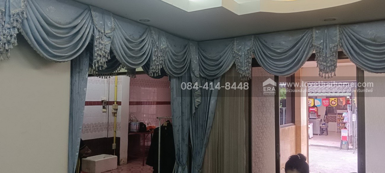 ขายบ้านแฝด หมู่บ้านเสนาวิลล่า ถ.แฮปปี้แลนด์  พร้อมอยู่ 28 ตร.วา ราคาถูกมาก ใกล้เดอะมอลล์บางกะปิ และรถไฟฟ้าสายสีเหลือง