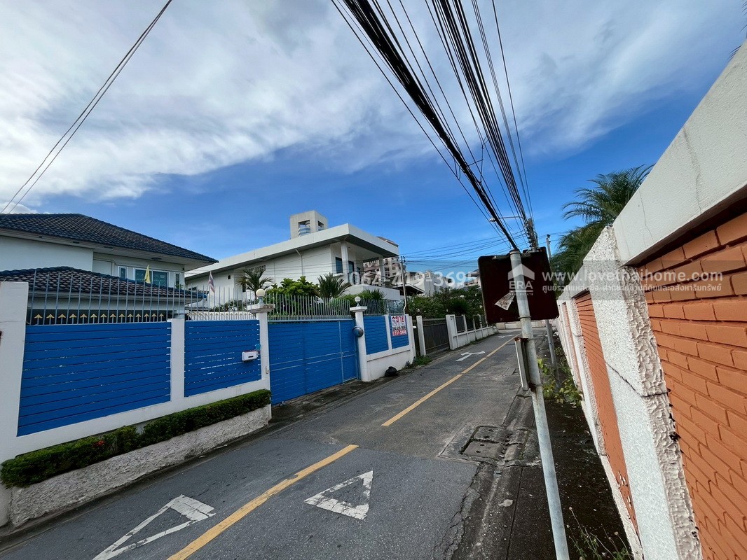 ขายบ้านเดี่ยว 2 ชั้น ซอยวิภาวดี-รังสิต20 หลังการบินไทย (สนญ.) พื้นที่ 88.5 ตรว. ทำเลดีมาก การเดินทางสะดวก ใกล้ร.ร.นานาชาติแย้มสะอาด ขายบ้านเดี่ยว 2 ชั้น ซอยวิภาวดี-รังสิต20 หลังการบินไทย (สนญ.) พื้นที่ 88.5 ตรว. ทำเลดีมาก การเดินทางสะดวก ใกล้ร.ร.นานาชาติแย้มสะอาด