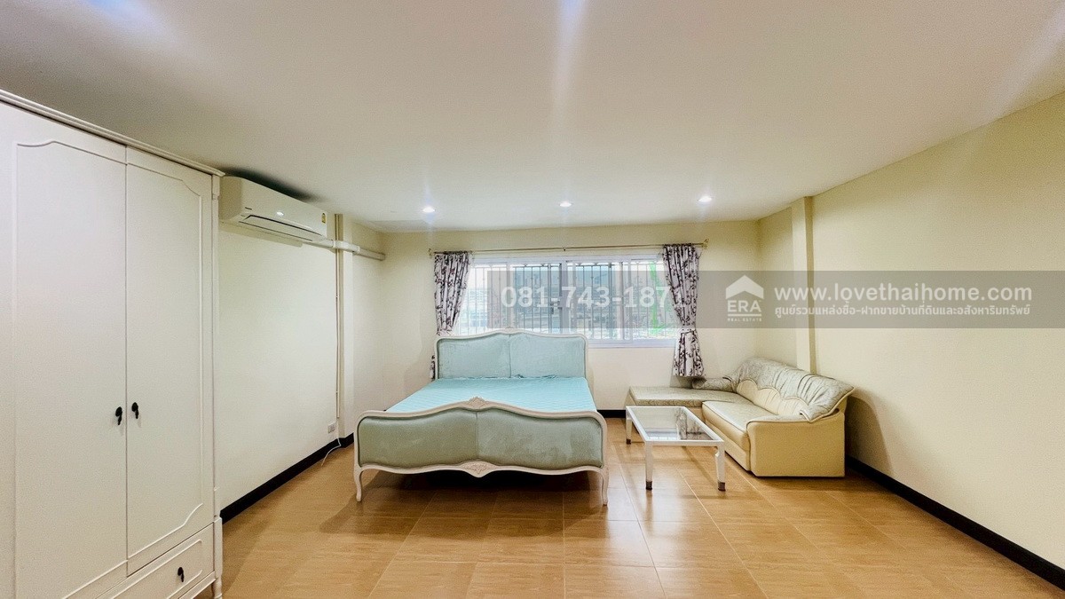 ขายทาวน์เฮ้าส์ 2 ชั้น บางอ้อ หมู่บ้านเจ้าพระยา บางพลัด82 ซอยจรัญสนิทวงศ์82 พื้นที่ 25 ตรว. หน้าปากซอยมี Tops Daily ใกล้สถานีรถไฟฟ้าบางพลัด สำนักงานเขตบางพลัด บ้านทำใหม่ลงเสาเข็มชั้นล่างทั้งชั้น แถมเฟอร์+เครื่องใช้ไฟฟ้า ถูกที่สุดในละแวกนี้