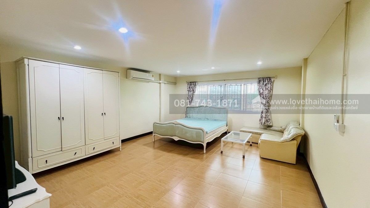 ขายทาวน์เฮ้าส์ 2 ชั้น บางอ้อ หมู่บ้านเจ้าพระยา บางพลัด82 ซอยจรัญสนิทวงศ์82 พื้นที่ 25 ตรว. หน้าปากซอยมี Tops Daily ใกล้สถานีรถไฟฟ้าบางพลัด สำนักงานเขตบางพลัด บ้านทำใหม่ลงเสาเข็มชั้นล่างทั้งชั้น แถมเฟอร์+เครื่องใช้ไฟฟ้า ถูกที่สุดในละแวกนี้