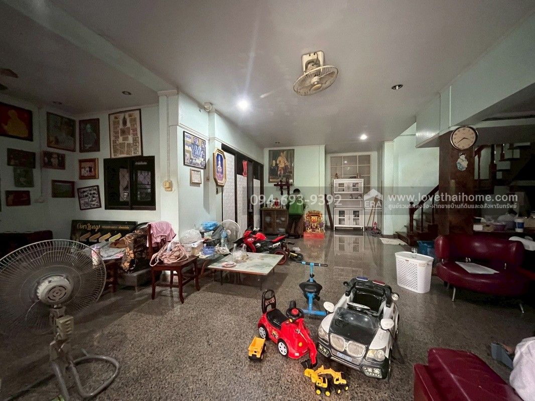 ขายบ้านเดี่ยว 2 ชั้น หมู่บ้านเพชรเกษม3 ซอยเพชรเกษม94 พุทธมณฑลสาย2 พื้นที่ 60 ตรว. สวย ราคาพิเศษ เหมาะสำหรับครอบครัวใหญ่ ราคาคุยได้สุดๆ จริงๆ
