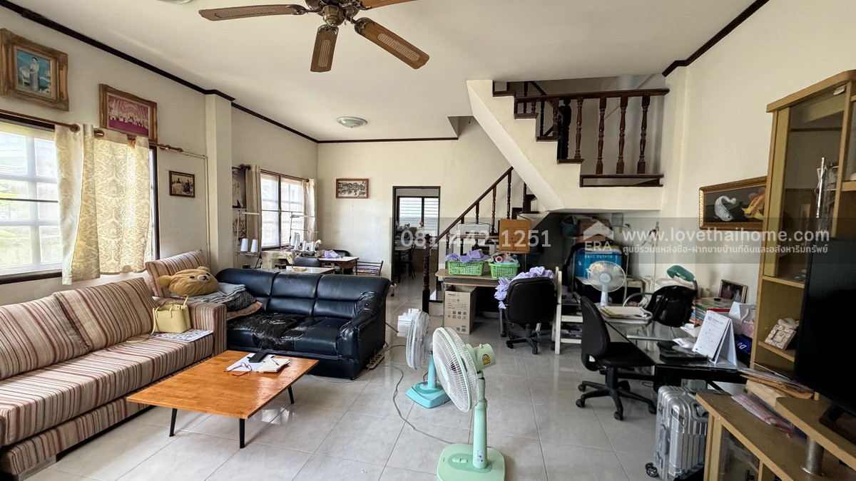 ขายบ้านแฝด2ชั้น 2ห้องติดกัน ซอยลาดพร้าว1 แยก20 พื้นที่50ตรว.สภาพดีพร้อมอยู่ ขายเพียงแค่7.5 ล้านบาทเท่านั้น เฉพาะราคาที่ดินก็เกือบเท่าราคาตั้งขายแล้ว นี่ถ้ารวมตัวบ้านเข้าไปอีก บอกได้เลยว่าคุ้มสุดคุ้ม