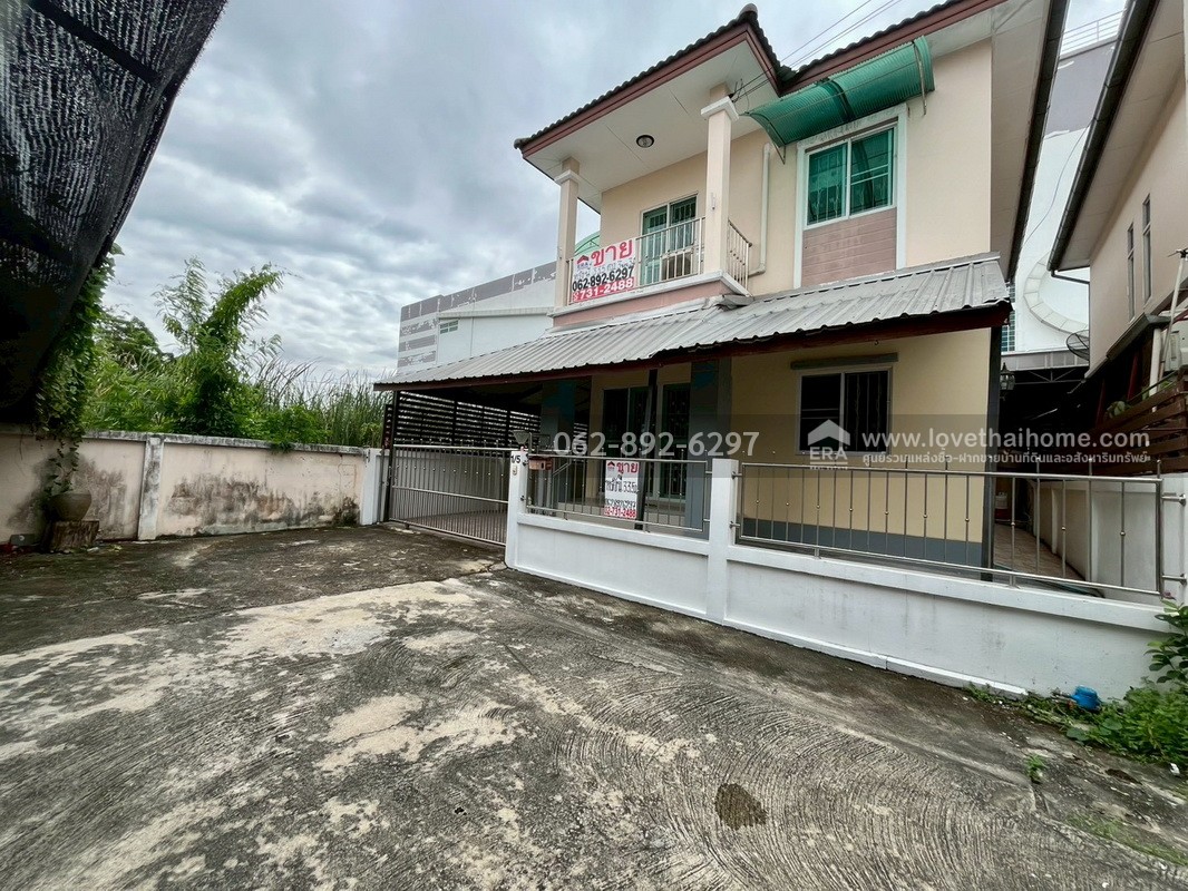 ขายบ้านแฝด 2 ชั้น ซอยเพชรเกษม77 แยก3-10 ขนาด 33.5 ตรว. หลังมุม สวยรีโนเวทใหม่ พร้อมอยู่ ขายราคาพิเศษ ทำเลดี สนใจโทร. 062-892-6297