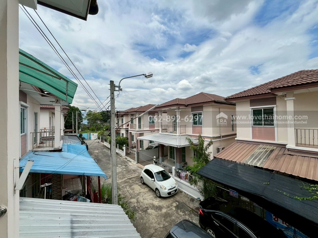 ขายบ้านแฝด 2 ชั้น ซอยเพชรเกษม77 แยก3-10 ขนาด 33.5 ตรว. หลังมุม สวยรีโนเวทใหม่ พร้อมอยู่ ขายราคาพิเศษ ทำเลดี สนใจโทร. 062-892-6297