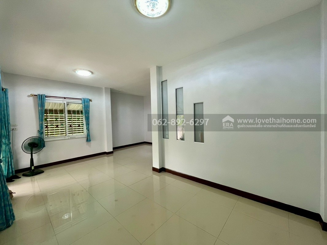 ขายบ้านแฝด 2 ชั้น ซอยเพชรเกษม77 แยก3-10 ขนาด 33.5 ตรว. หลังมุม สวยรีโนเวทใหม่ พร้อมอยู่ ขายราคาพิเศษ ทำเลดี สนใจโทร. 062-892-6297