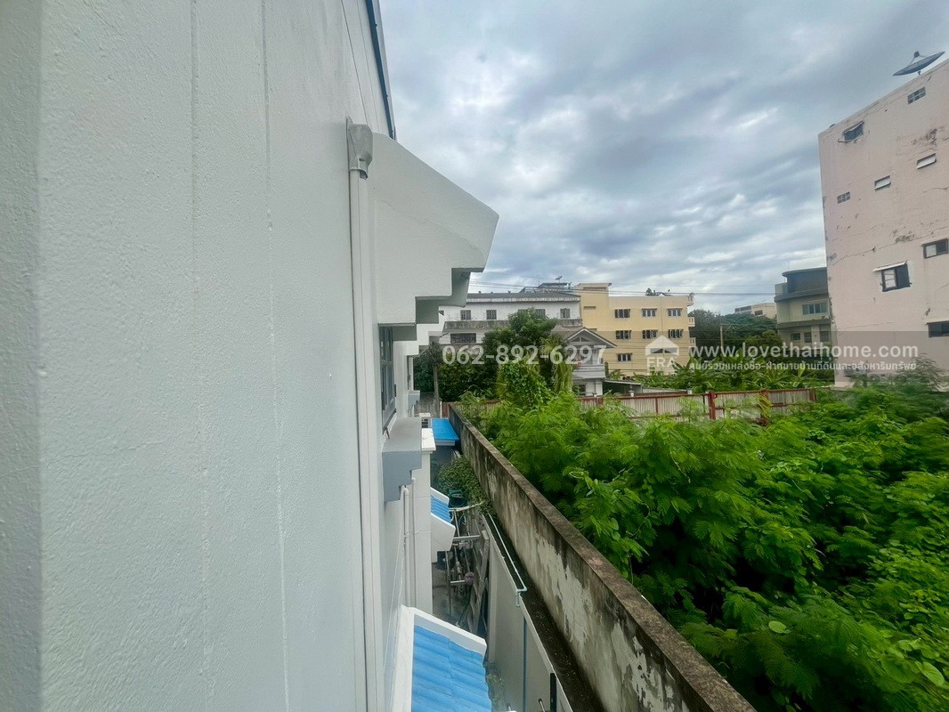 ขายบ้านเดี่ยว 2 ชั้น หมู่บ้านปรีชา พุทธมณฑลสาย4 ซอยกระทุ่มล้ม5 พื้นที่ 50 ตรว. บ้านสวยพร้อมอยู่ ขายราคาพิเศษ รีบติดต่อด่วนก่อนหลุดมือ โทร.062-892-6297