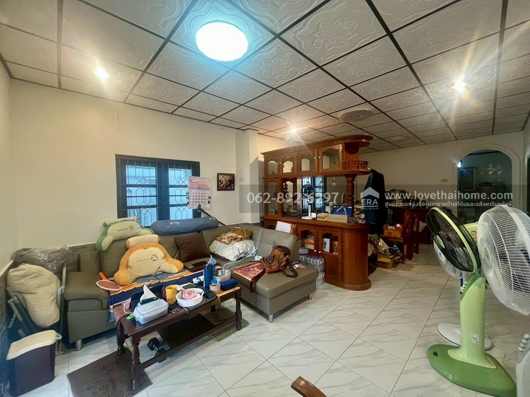 ขายบ้านเดี่ยว 2 ชั้น หมู่บ้านปรีชา พุทธมณฑลสาย4 ซอยกระทุ่มล้ม5 พื้นที่ 50 ตรว. บ้านสวยพร้อมอยู่ ขายราคาพิเศษ รีบติดต่อด่วนก่อนหลุดมือ โทร.062-892-6297