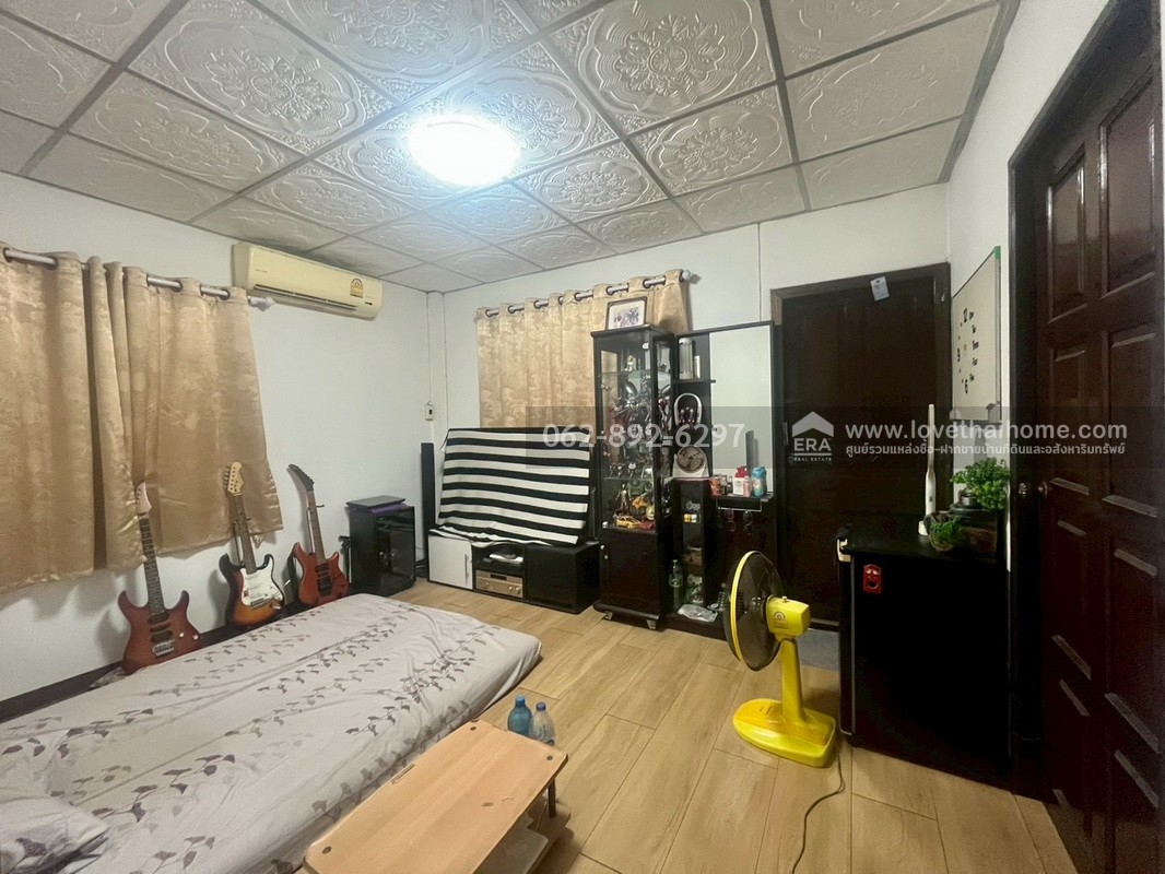 ขายบ้านเดี่ยว 2 ชั้น หมู่บ้านปรีชา พุทธมณฑลสาย4 ซอยกระทุ่มล้ม5 พื้นที่ 50 ตรว. บ้านสวยพร้อมอยู่ ขายราคาพิเศษ รีบติดต่อด่วนก่อนหลุดมือ โทร.062-892-6297