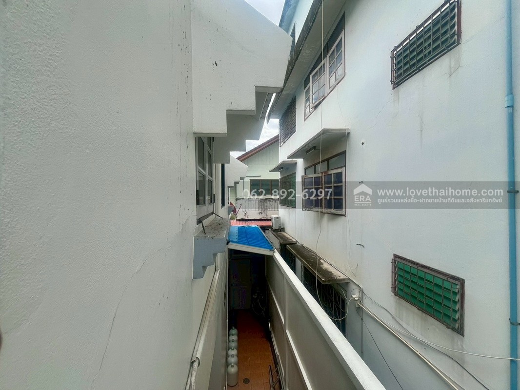 ขายบ้านเดี่ยว 2 ชั้น หมู่บ้านปรีชา พุทธมณฑลสาย4 ซอยกระทุ่มล้ม5 พื้นที่ 50 ตรว. บ้านสวยพร้อมอยู่ ขายราคาพิเศษ รีบติดต่อด่วนก่อนหลุดมือ โทร.062-892-6297