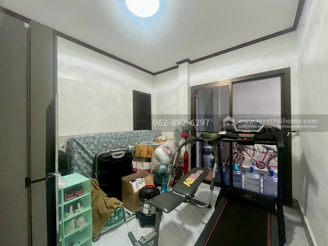 ขายบ้านเดี่ยว 2 ชั้น หมู่บ้านปรีชา พุทธมณฑลสาย4 ซอยกระทุ่มล้ม5 พื้นที่ 50 ตรว. บ้านสวยพร้อมอยู่ ขายราคาพิเศษ รีบติดต่อด่วนก่อนหลุดมือ โทร.062-892-6297