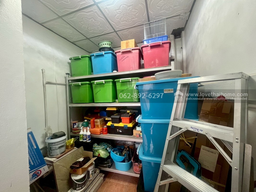 ขายบ้านเดี่ยว 2 ชั้น หมู่บ้านปรีชา พุทธมณฑลสาย4 ซอยกระทุ่มล้ม5 พื้นที่ 50 ตรว. บ้านสวยพร้อมอยู่ ขายราคาพิเศษ รีบติดต่อด่วนก่อนหลุดมือ โทร.062-892-6297