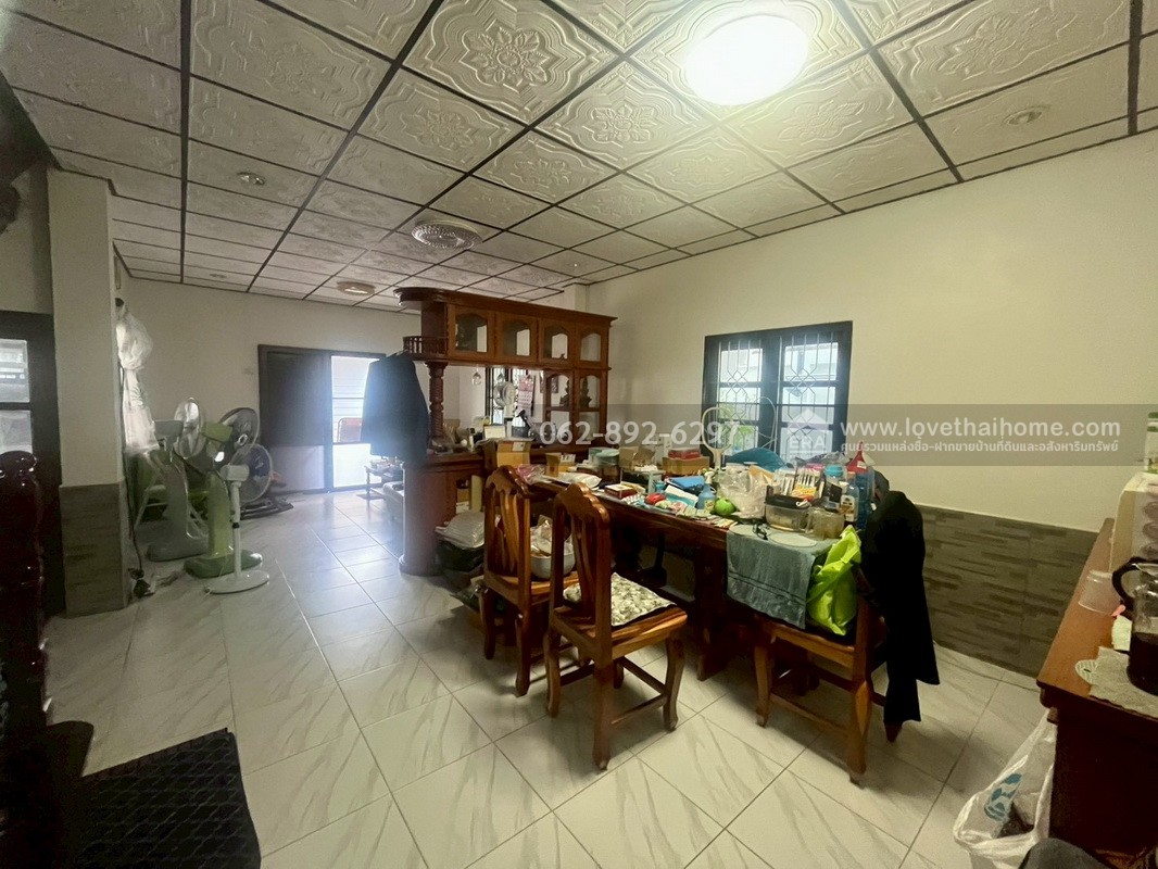 ขายบ้านเดี่ยว 2 ชั้น หมู่บ้านปรีชา พุทธมณฑลสาย4 ซอยกระทุ่มล้ม5 พื้นที่ 50 ตรว. บ้านสวยพร้อมอยู่ ขายราคาพิเศษ รีบติดต่อด่วนก่อนหลุดมือ โทร.062-892-6297