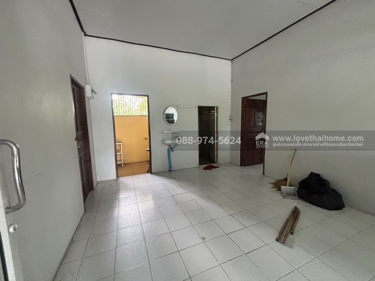 ขายที่ดินพร้อมบ้าน ต.หัวถนน อ.ท่าตะโก จ.นครสวรรค์ พื้นที่ 4 ไร่ 40 ตร.วา ใกล้องค์การบริหารส่วนตำบลหัวถนน ทำเลดีเหมาะอยู่อาศัยและทำการเกษตร