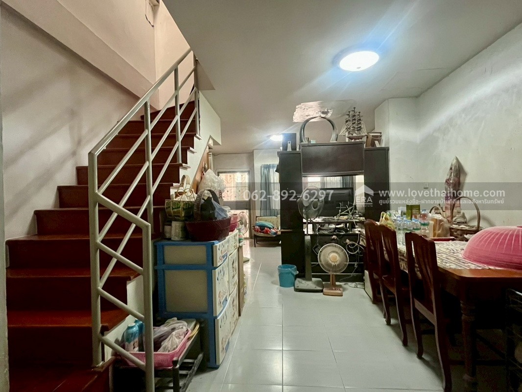 ขายทาวน์เฮ้าส์2ชั้นหมู่บ้านกฤษณา ร่มเกล้า12 ขนาด 16 ตรว. ขายถูกเพียงแค่ 1.49 ล้านบาท ใกล้บิ๊กซี ทำเลทอง ราคาถูกสุดในย่านนี้ สนใจโทร. 062-892-6297