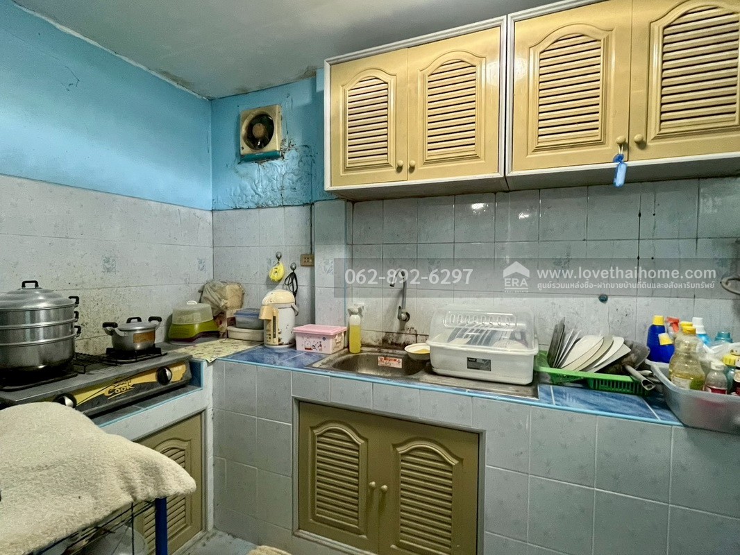 ขายทาวน์เฮ้าส์2ชั้นหมู่บ้านกฤษณา ร่มเกล้า12 ขนาด 16 ตรว. ขายถูกเพียงแค่ 1.49 ล้านบาท ใกล้บิ๊กซี ทำเลทอง ราคาถูกสุดในย่านนี้ สนใจโทร. 062-892-6297