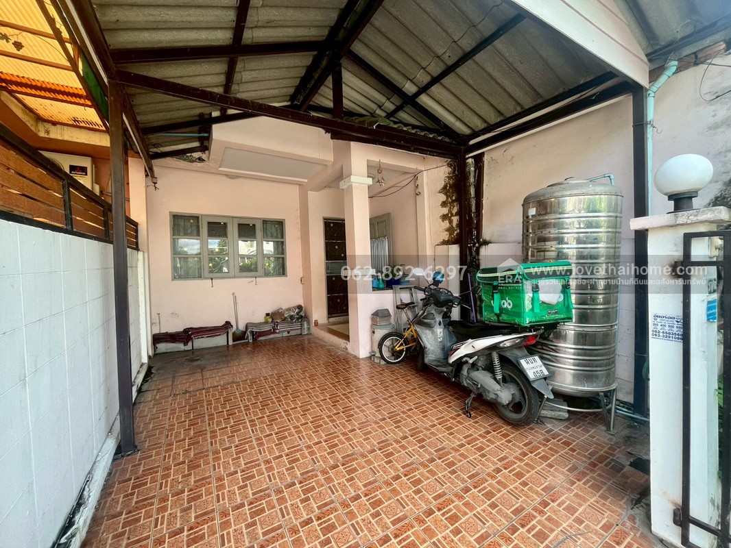 ขายทาวน์เฮ้าส์2ชั้นหมู่บ้านกฤษณา ร่มเกล้า12 ขนาด 16 ตรว. ขายถูกเพียงแค่ 1.49 ล้านบาท ใกล้บิ๊กซี ทำเลทอง ราคาถูกสุดในย่านนี้ สนใจโทร. 062-892-6297