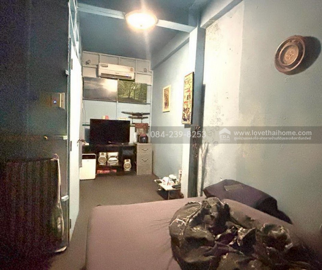 ขายตึกแถว ลาดพร้าว1-จตุจักร ใกล้ยูเนี่ยนมอลล์ พื้นที่12ตรว. ทำเลทองใจกลางเมือง ใกล้เซ็นทรัลลาดพร้าว-เมเจอร์รัชโยธิน และยังใกล้รถไฟฟ้า MRT พหลโยธิน และ BTS ห้าแยกลาดพร้าว