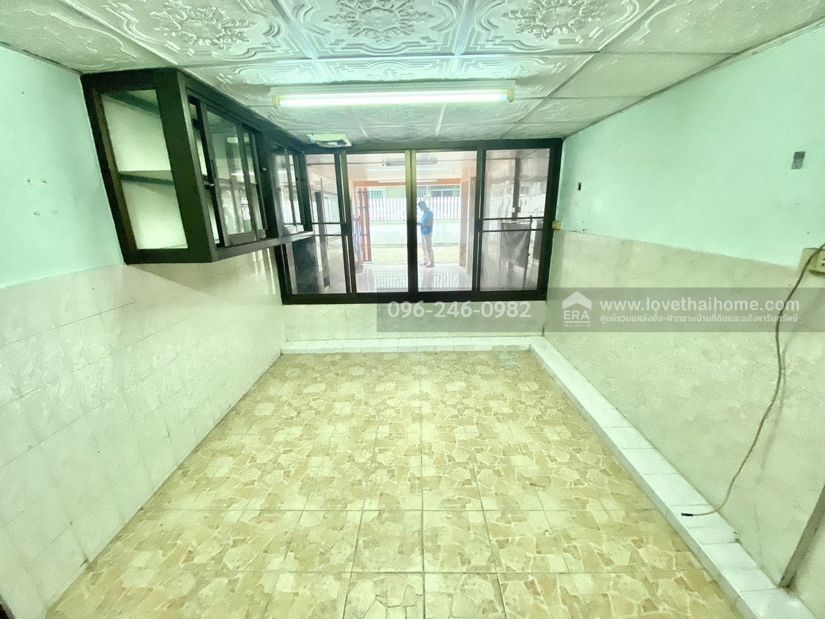 ขายทาวน์เฮ้าส์ ทำเลลาดพร้าว ถ.โชคชัย 4 ซอย 50 แยก 6 หมู่บ้านสังสิทธิ์ ซอย 7 พื้นที่ 27 ตร.วา ราคานี้ไม่มีอีกแล้ว! เข้า-ออกได้ทั้ง ถ.โชคชัย 4, ลาดพร้าว 71, ประดิษฐ์มนูธรรม (เลียบด่วน)