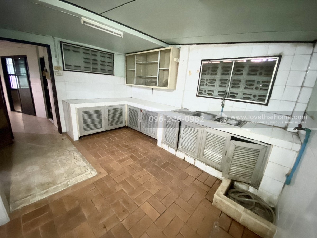 ขายทาวน์เฮ้าส์ ทำเลลาดพร้าว ถ.โชคชัย 4 ซอย 50 แยก 6 หมู่บ้านสังสิทธิ์ ซอย 7 พื้นที่ 27 ตร.วา ราคานี้ไม่มีอีกแล้ว! เข้า-ออกได้ทั้ง ถ.โชคชัย 4, ลาดพร้าว 71, ประดิษฐ์มนูธรรม (เลียบด่วน)