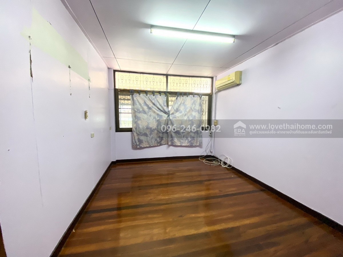 ขายทาวน์เฮ้าส์ ทำเลลาดพร้าว ถ.โชคชัย 4 ซอย 50 แยก 6 หมู่บ้านสังสิทธิ์ ซอย 7 พื้นที่ 27 ตร.วา ราคานี้ไม่มีอีกแล้ว! เข้า-ออกได้ทั้ง ถ.โชคชัย 4, ลาดพร้าว 71, ประดิษฐ์มนูธรรม (เลียบด่วน)