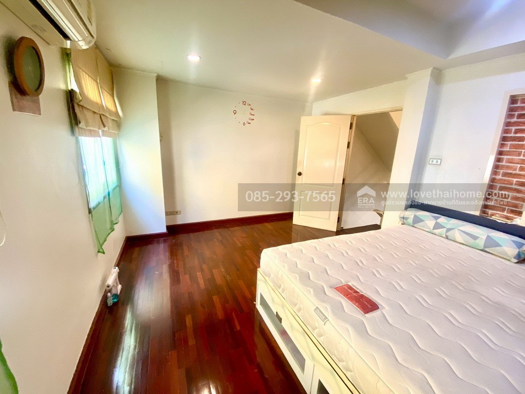 ขายทาวน์โฮม 3 ชั้น หมู่บ้านแมกไม้ วัชรพล สุขาภิบาล5 พื้นที่ 23.6 ตารางวา ขายถูก จองด่วน!! สภาพสวย ตรงข้ามตลาดวงศกร