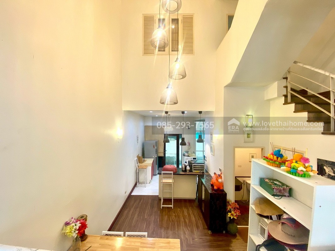 ขายทาวน์โฮม 3 ชั้น หมู่บ้านแมกไม้ วัชรพล สุขาภิบาล5 พื้นที่ 23.6 ตารางวา ขายถูก จองด่วน!! สภาพสวย ตรงข้ามตลาดวงศกร