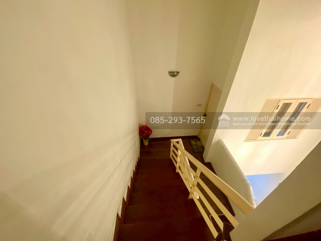 ขายทาวน์โฮม 3 ชั้น หมู่บ้านแมกไม้ วัชรพล สุขาภิบาล5 พื้นที่ 23.6 ตารางวา ขายถูก จองด่วน!! สภาพสวย ตรงข้ามตลาดวงศกร