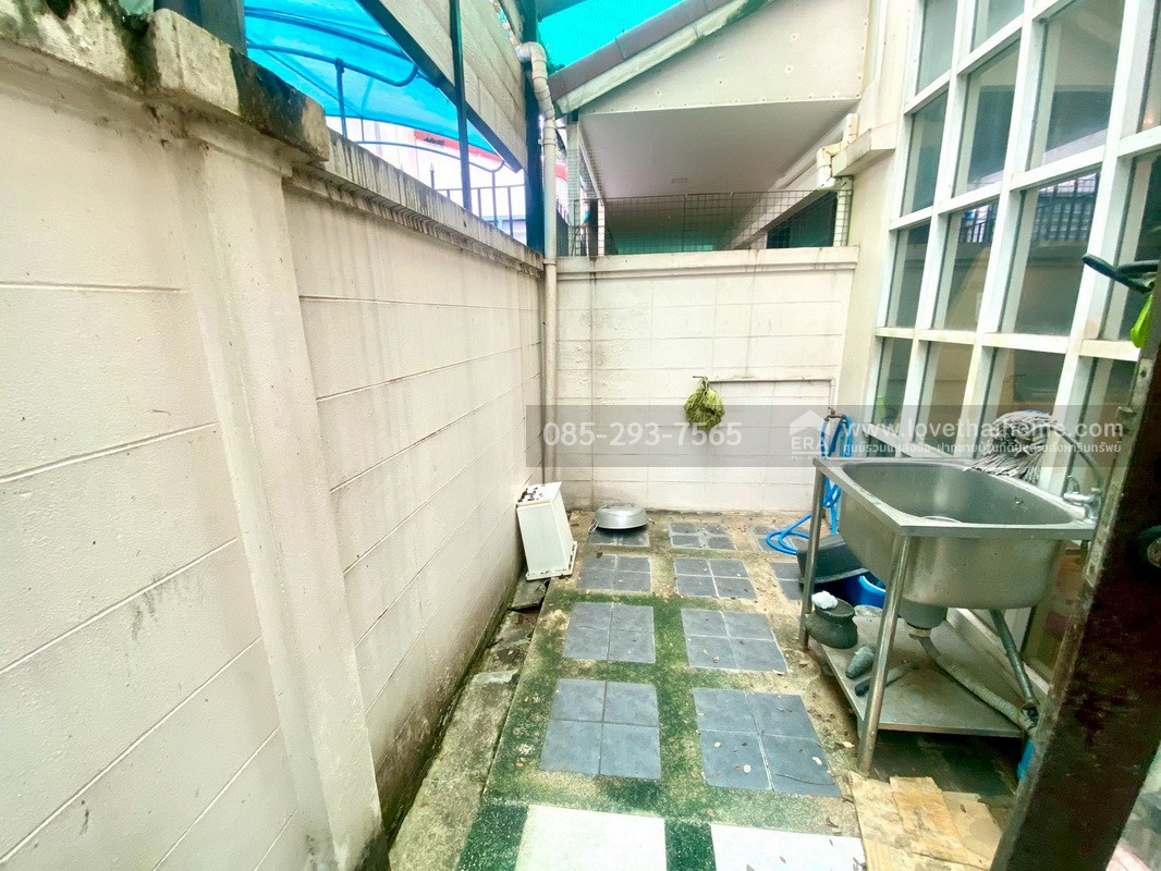 ขายทาวน์โฮม 3 ชั้น หมู่บ้านแมกไม้ วัชรพล สุขาภิบาล5 พื้นที่ 23.6 ตารางวา ขายถูก จองด่วน!! สภาพสวย ตรงข้ามตลาดวงศกร