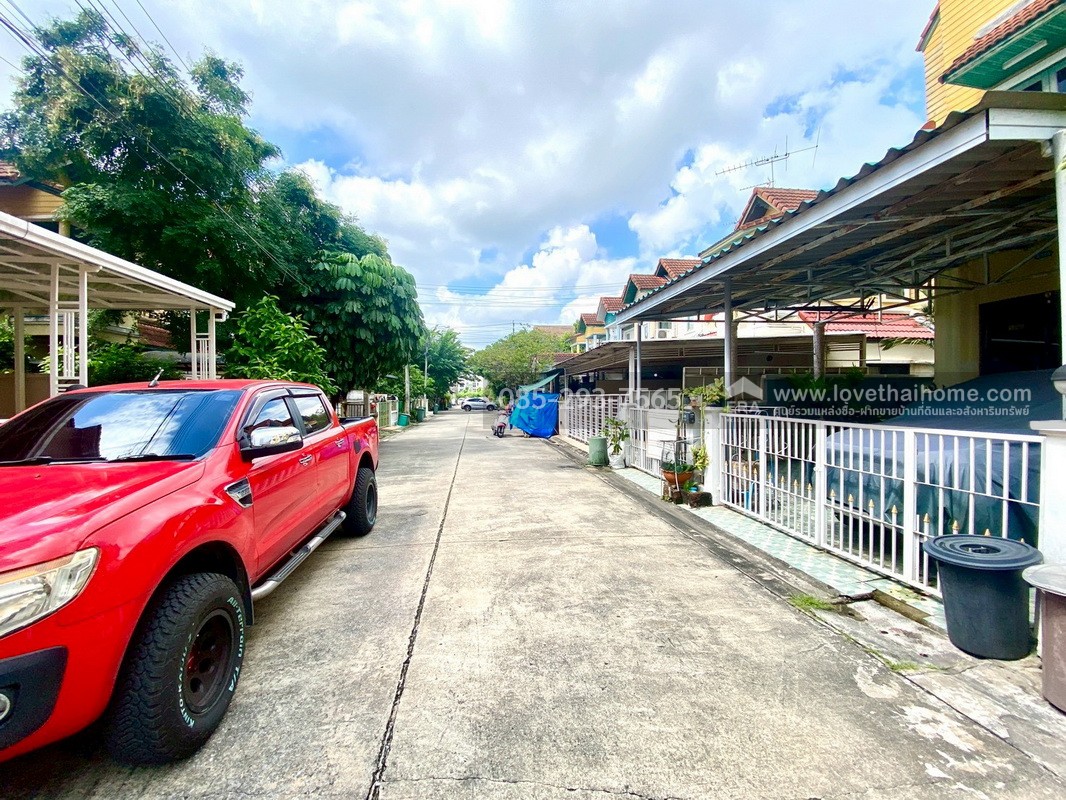 ขายทาวน์โฮม 3 ชั้น หมู่บ้านแมกไม้ วัชรพล สุขาภิบาล5 พื้นที่ 23.6 ตารางวา ขายถูก จองด่วน!! สภาพสวย ตรงข้ามตลาดวงศกร