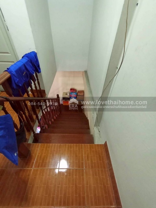ขายทาวน์เฮ้าส์ 2 ชั้น หมู่บ้านอยู่เจริญ4 ลำลูกกา คลอง4 เนื้อที่ 17 ตรว. บ้านพร้อมอยู่ ห้องมุม ที่สุดในทำเลบ้านโซนลำลูกกา/รังสิต ฟังก์ชันครบครัน เดินทางง่าย ใกล้ทางด่วน การเดินทางเข้า-ออกสะดวกได้หลายช่องทาง
