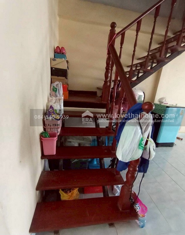 ขายทาวน์เฮ้าส์ 2 ชั้น หมู่บ้านอยู่เจริญ4 ลำลูกกา คลอง4 เนื้อที่ 17 ตรว. บ้านพร้อมอยู่ ห้องมุม ที่สุดในทำเลบ้านโซนลำลูกกา/รังสิต ฟังก์ชันครบครัน เดินทางง่าย ใกล้ทางด่วน การเดินทางเข้า-ออกสะดวกได้หลายช่องทาง