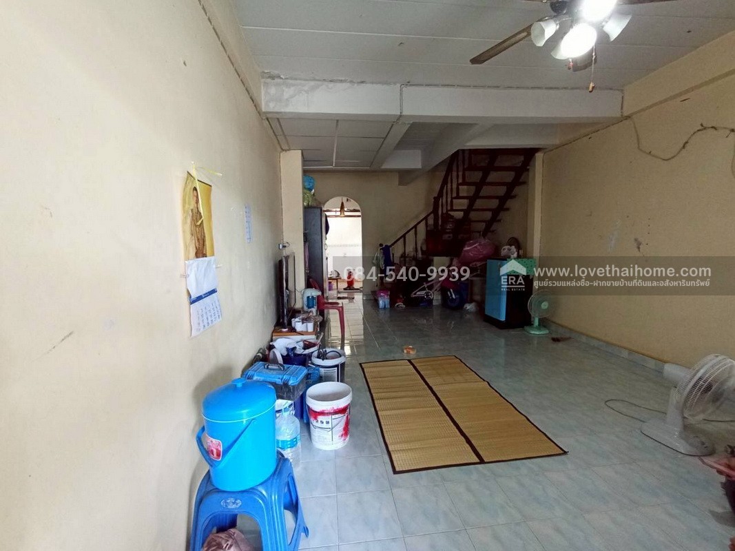 ขายทาวน์เฮ้าส์ 2 ชั้น หมู่บ้านอยู่เจริญ4 ลำลูกกา คลอง4 เนื้อที่ 17 ตรว. บ้านพร้อมอยู่ ห้องมุม ที่สุดในทำเลบ้านโซนลำลูกกา/รังสิต ฟังก์ชันครบครัน เดินทางง่าย ใกล้ทางด่วน การเดินทางเข้า-ออกสะดวกได้หลายช่องทาง