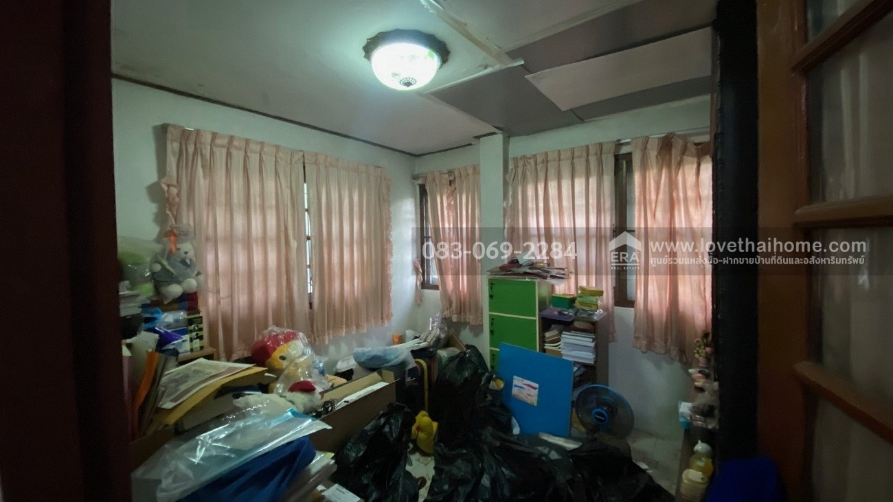 ขายบ้านกฤษดานคร 18 ถ.พุทธมณฑลสาย 3 อยู่ต้นหมู่บ้าน พื้นที่ 126 ตร.วา ใกล้ถนนใหญ่ ทำเลดีมาก