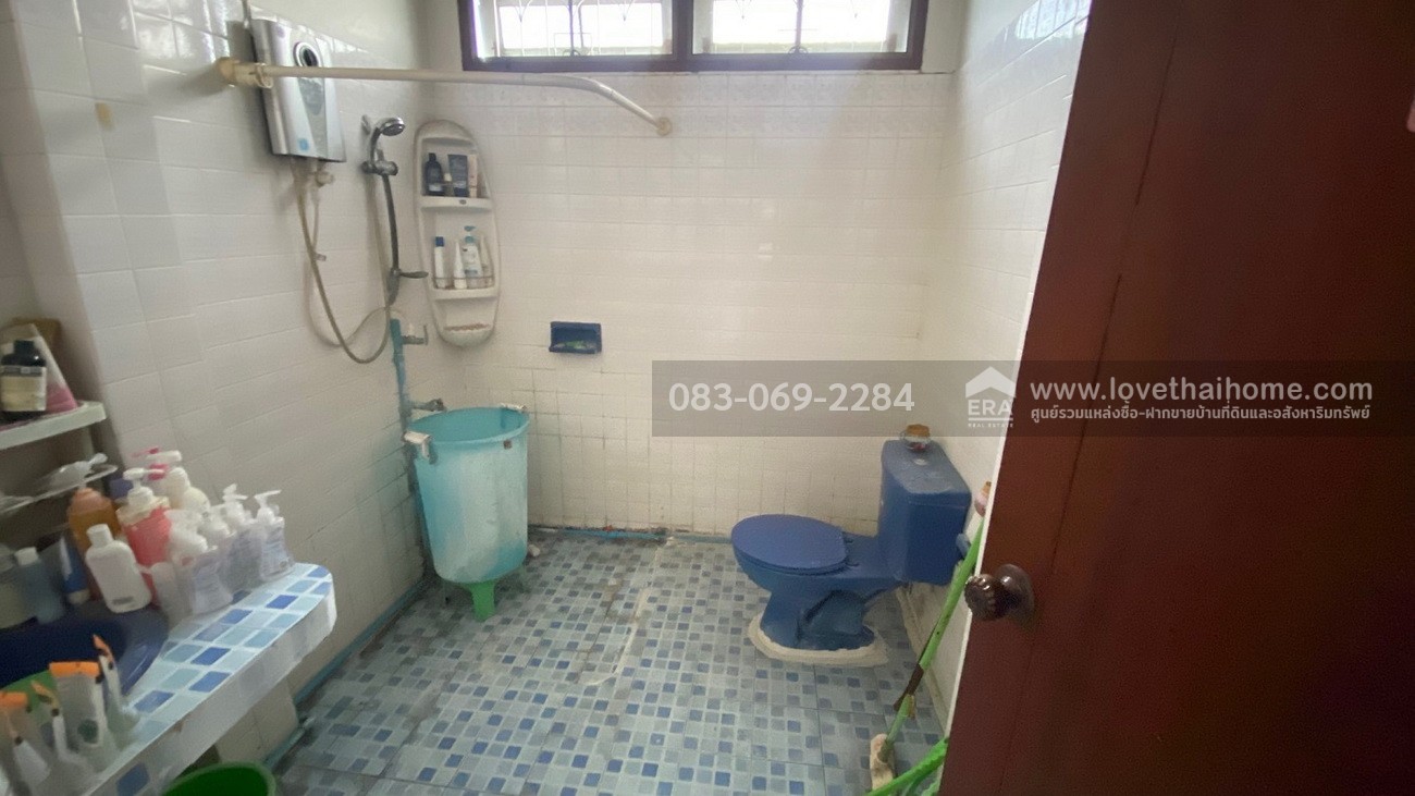 ขายบ้านกฤษดานคร 18 ถ.พุทธมณฑลสาย 3 อยู่ต้นหมู่บ้าน พื้นที่ 126 ตร.วา ใกล้ถนนใหญ่ ทำเลดีมาก