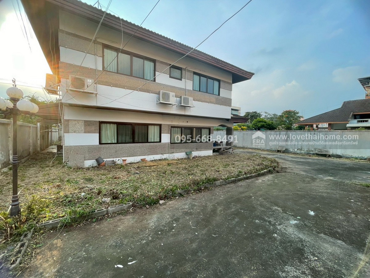 ขายบ้านเดี่ยวซอยลาดพร้าว124 พื้นที่249ตรว.ห่างจากถนนลาดพร้าว650เมตร ขายเพียงแค่20.49ล้านเท่านั้น ภายในบ้านยังสภาพดี ถ้าเห็นต้องชอบ ใครอยากได้บ้านย่านนี้ลองแวะมาชมก่อนจะพลาดของดีราคาถูกนะจ๊ะ