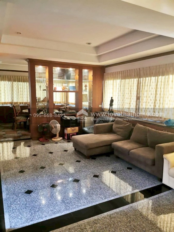 ขายบ้านเดี่ยวซอยลาดพร้าว124 พื้นที่249ตรว.ห่างจากถนนลาดพร้าว650เมตร ขายเพียงแค่20.49ล้านเท่านั้น ภายในบ้านยังสภาพดี ถ้าเห็นต้องชอบ ใครอยากได้บ้านย่านนี้ลองแวะมาชมก่อนจะพลาดของดีราคาถูกนะจ๊ะ