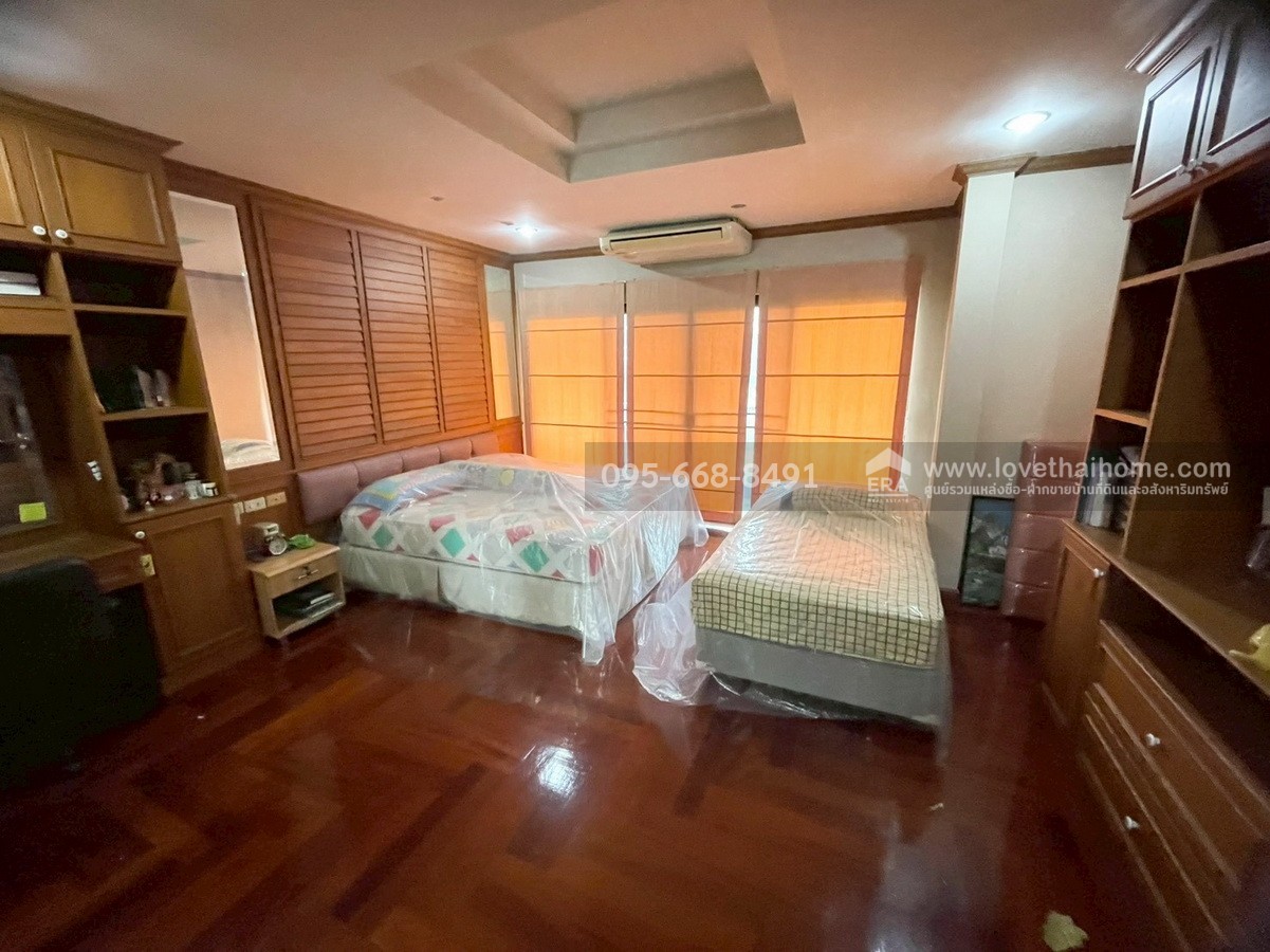 ขายบ้านเดี่ยวซอยลาดพร้าว124 พื้นที่249ตรว.ห่างจากถนนลาดพร้าว650เมตร ขายเพียงแค่20.49ล้านเท่านั้น ภายในบ้านยังสภาพดี ถ้าเห็นต้องชอบ ใครอยากได้บ้านย่านนี้ลองแวะมาชมก่อนจะพลาดของดีราคาถูกนะจ๊ะ