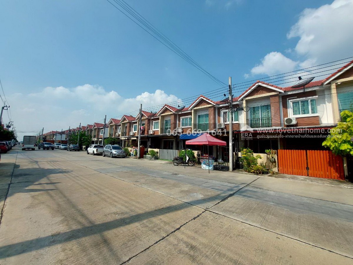 ขายทาวน์เฮ้าส์ หมู่บ้านพิศาล สุวรรณภูมิ 2/1 (บางโฉลง) พื้นที่ 18.5 ตร.ว. ทำเลดีเยี่ยม ใกล้สนามบินสุวรรณภูมิ บ้านสวย บรรยากาศสงบ พร้อมเข้าอยู่