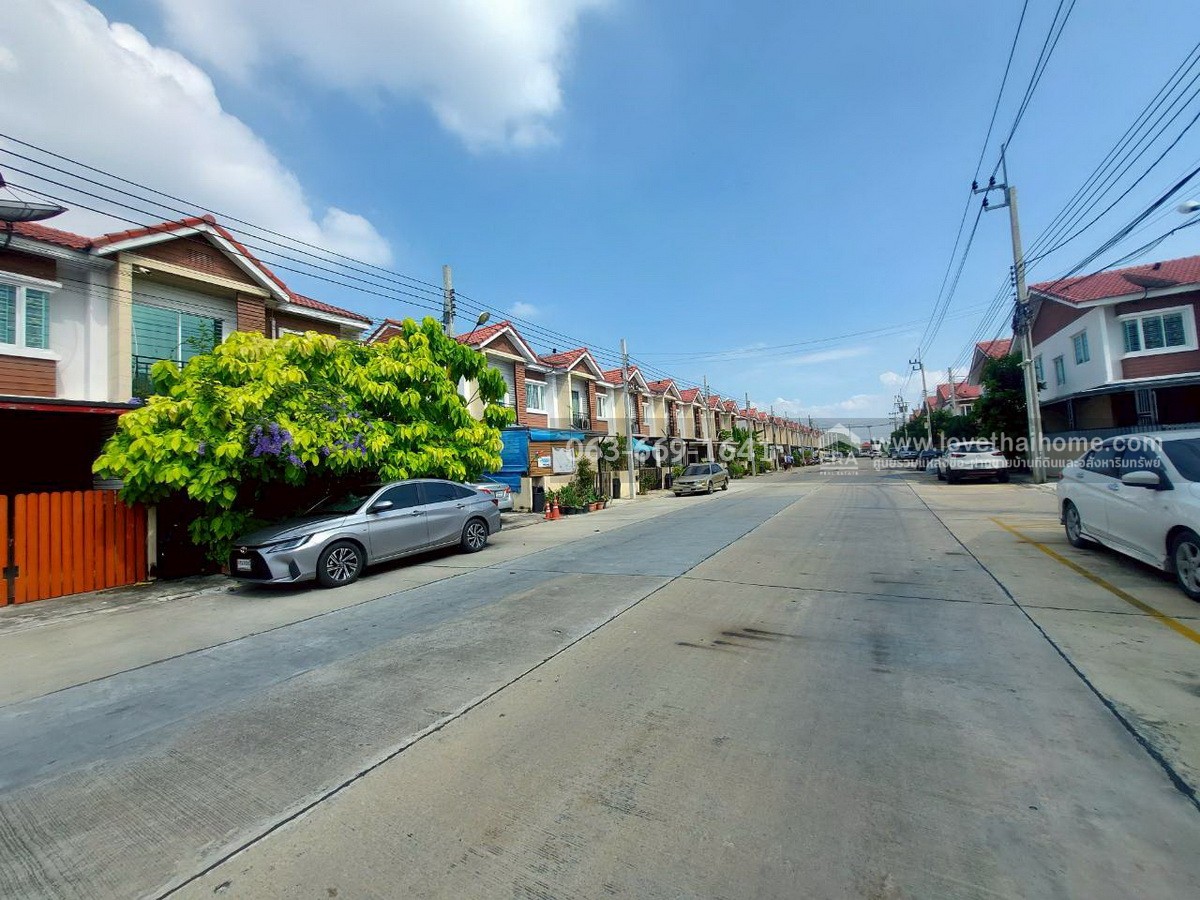 ขายทาวน์เฮ้าส์ หมู่บ้านพิศาล สุวรรณภูมิ 2/1 (บางโฉลง) พื้นที่ 18.5 ตร.ว. ทำเลดีเยี่ยม ใกล้สนามบินสุวรรณภูมิ บ้านสวย บรรยากาศสงบ พร้อมเข้าอยู่