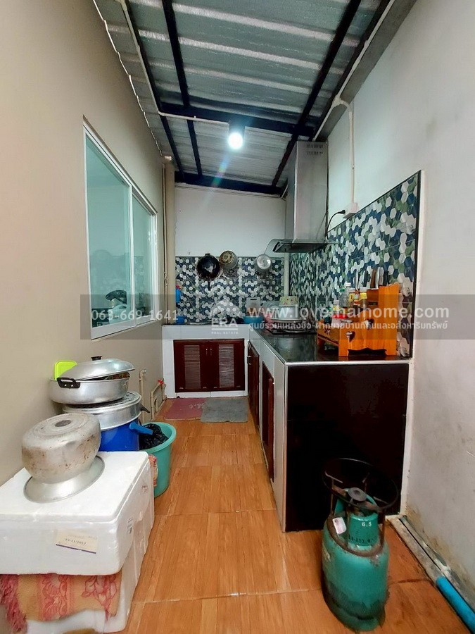 ขายทาวน์เฮ้าส์ หมู่บ้านพิศาล สุวรรณภูมิ 2/1 (บางโฉลง) พื้นที่ 18.5 ตร.ว. ทำเลดีเยี่ยม ใกล้สนามบินสุวรรณภูมิ บ้านสวย บรรยากาศสงบ พร้อมเข้าอยู่