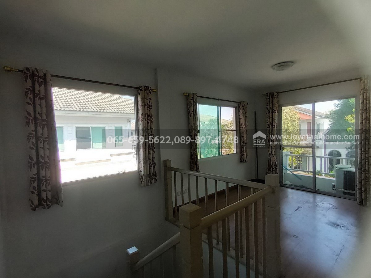 ขายบ้านเดี่ยวถนนนครอินทร์ ม.มัณฑนา ปิ่นเกล้า-พระราม 5 บางกรวย นนทบุรี หลังริม พื้นที่ 64 ตรว. ขายเพียงแค่ 5.29 ล้านเท่านั้น รับประกันเลยว่าขายถูกกว่าทุกหลังในโครงการนี้แล้ว บ้านถูกขนาดนี้ไม่มีหลุดมาบ่อยๆนะครับ