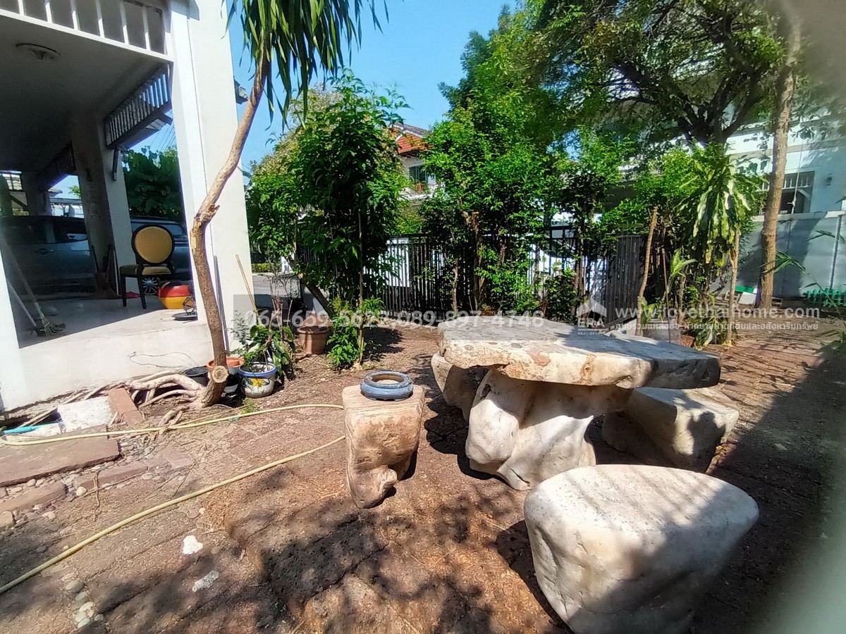 ขายบ้านเดี่ยวถนนนครอินทร์ ม.มัณฑนา ปิ่นเกล้า-พระราม 5 บางกรวย นนทบุรี หลังริม พื้นที่ 64 ตรว. ขายเพียงแค่ 5.29 ล้านเท่านั้น รับประกันเลยว่าขายถูกกว่าทุกหลังในโครงการนี้แล้ว บ้านถูกขนาดนี้ไม่มีหลุดมาบ่อยๆนะครับ