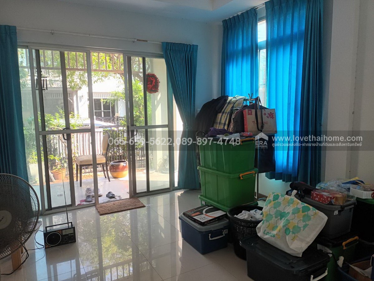 ขายบ้านเดี่ยวถนนนครอินทร์ ม.มัณฑนา ปิ่นเกล้า-พระราม 5 บางกรวย นนทบุรี หลังริม พื้นที่ 64 ตรว. ขายเพียงแค่ 5.29 ล้านเท่านั้น รับประกันเลยว่าขายถูกกว่าทุกหลังในโครงการนี้แล้ว บ้านถูกขนาดนี้ไม่มีหลุดมาบ่อยๆนะครับ