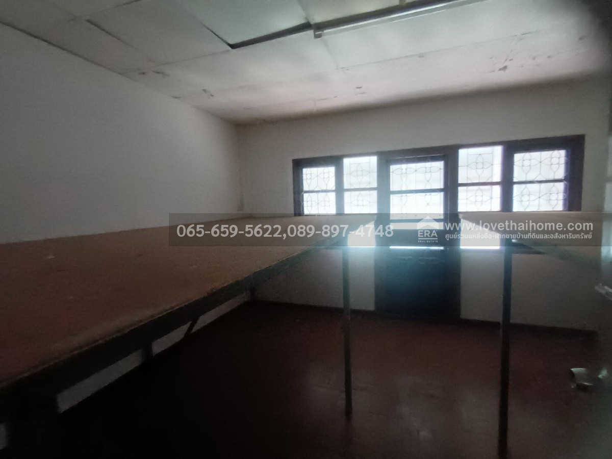 ขายทาวน์เฮ้าส์3ชั้น ย่านรามฯ2 ซอยทุ่งเศรษฐีแยก28-1หลังมุม พื้นที่ 26 ตรว.ขายเพียงแค่2.35ล้านเท่านั้น ถูกกว่านี้ไม่มีอีกแล้ว ใครจองก่อนได้ก่อนนะครับ