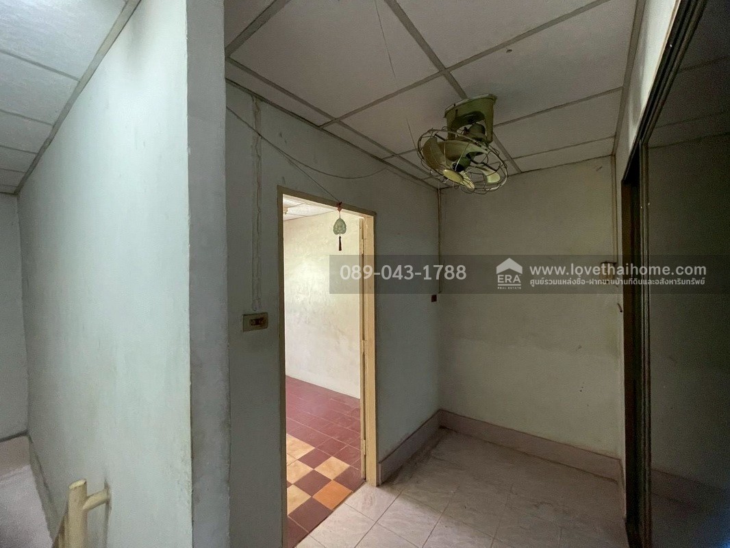 ขายตึกแถว 3 ชั้น ซอยสาธุประดิษฐ์16 ทำเลใจกลางเมือง พระราม3 พื้นที่ 10 ตรว. ขายเพียง 3 ล้านเท่านั้น ถูกสุดในย่านนี้แล้วจร้า จะรออะไรอีกคะ รีบเลย!!