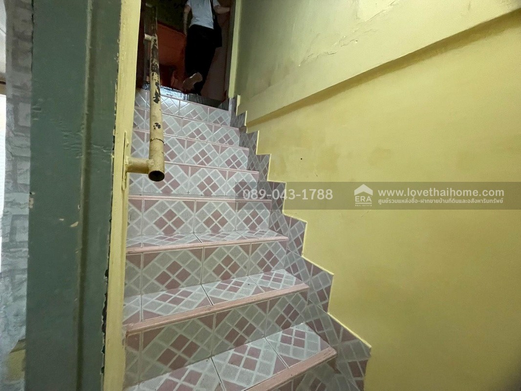 ขายตึกแถว 3 ชั้น ซอยสาธุประดิษฐ์16 ทำเลใจกลางเมือง พระราม3 พื้นที่ 10 ตรว. ขายเพียง 3 ล้านเท่านั้น ถูกสุดในย่านนี้แล้วจร้า จะรออะไรอีกคะ รีบเลย!!