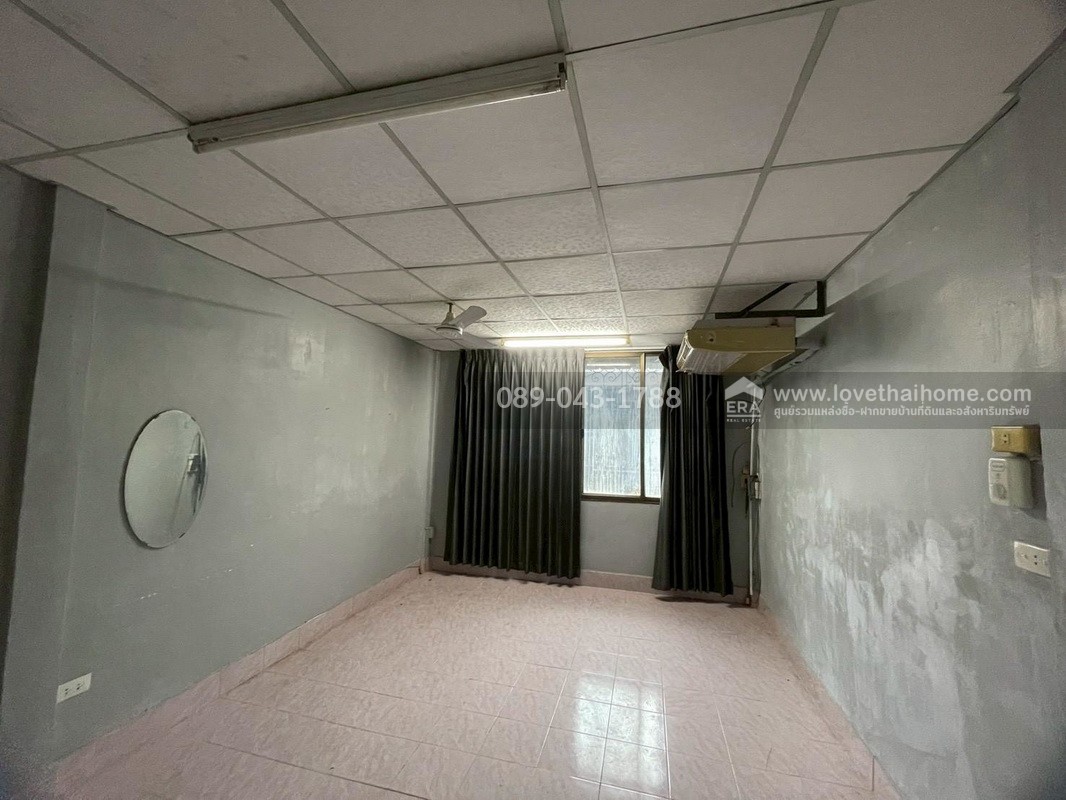 ขายตึกแถว 3 ชั้น ซอยสาธุประดิษฐ์16 ทำเลใจกลางเมือง พระราม3 พื้นที่ 10 ตรว. ขายเพียง 3 ล้านเท่านั้น ถูกสุดในย่านนี้แล้วจร้า จะรออะไรอีกคะ รีบเลย!!