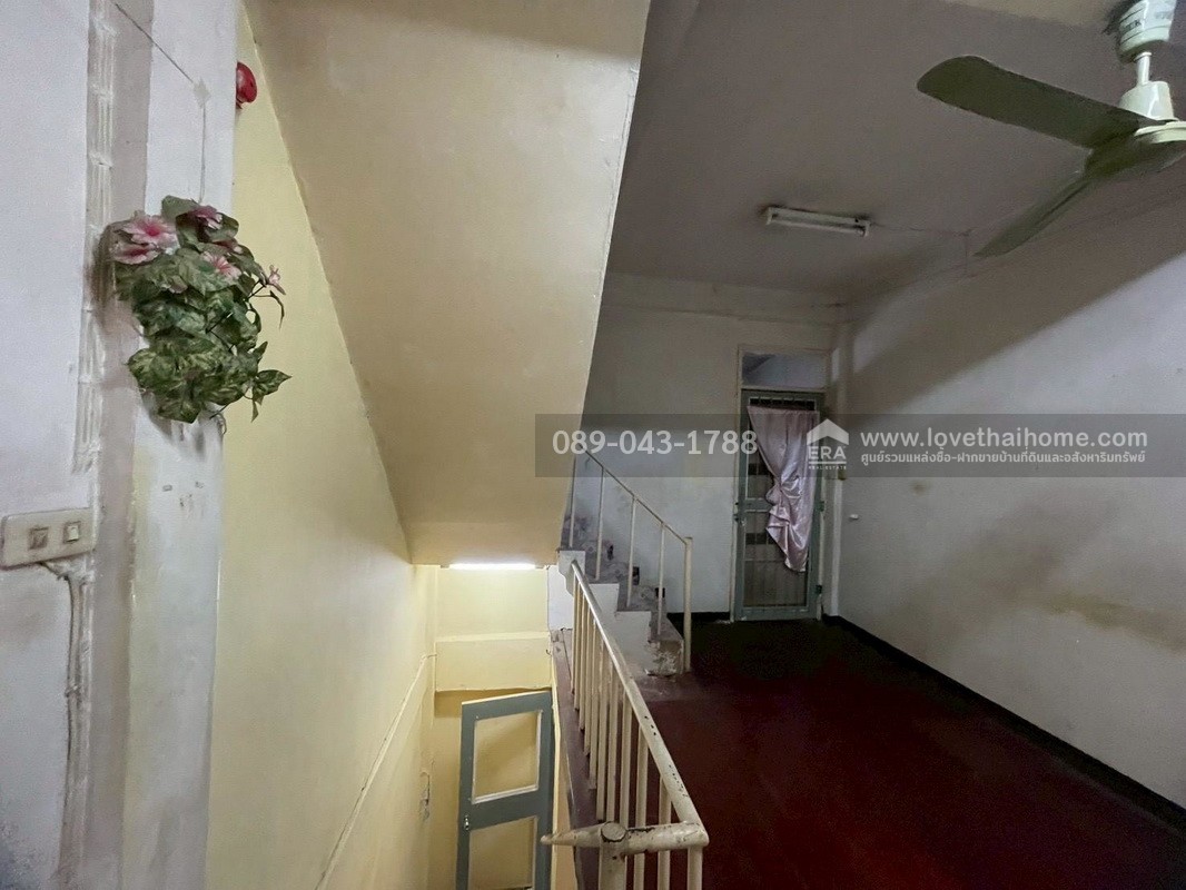 ขายตึกแถว 3 ชั้น ซอยสาธุประดิษฐ์16 ทำเลใจกลางเมือง พระราม3 พื้นที่ 10 ตรว. ขายเพียง 3 ล้านเท่านั้น ถูกสุดในย่านนี้แล้วจร้า จะรออะไรอีกคะ รีบเลย!!