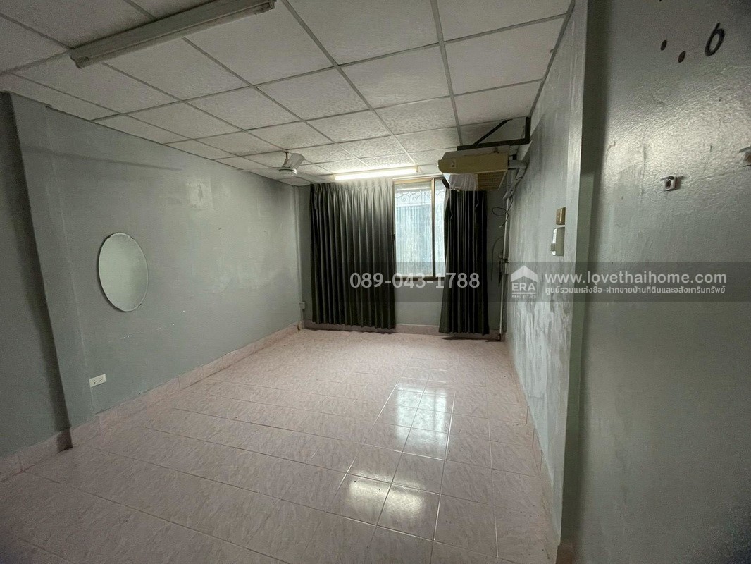 ขายตึกแถว 3 ชั้น ซอยสาธุประดิษฐ์16 ทำเลใจกลางเมือง พระราม3 พื้นที่ 10 ตรว. ขายเพียง 3 ล้านเท่านั้น ถูกสุดในย่านนี้แล้วจร้า จะรออะไรอีกคะ รีบเลย!!